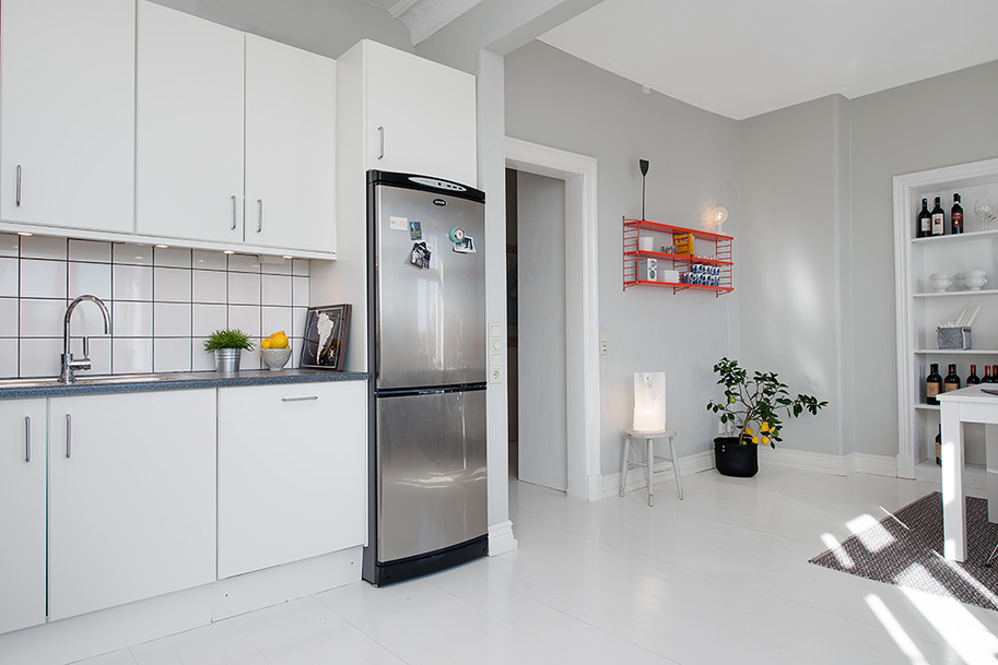 Серый Холодильник На Кухне